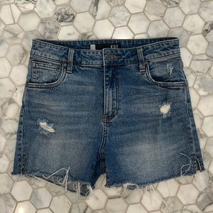 Excellent condition gidget high rise short. Kut from the kloth.